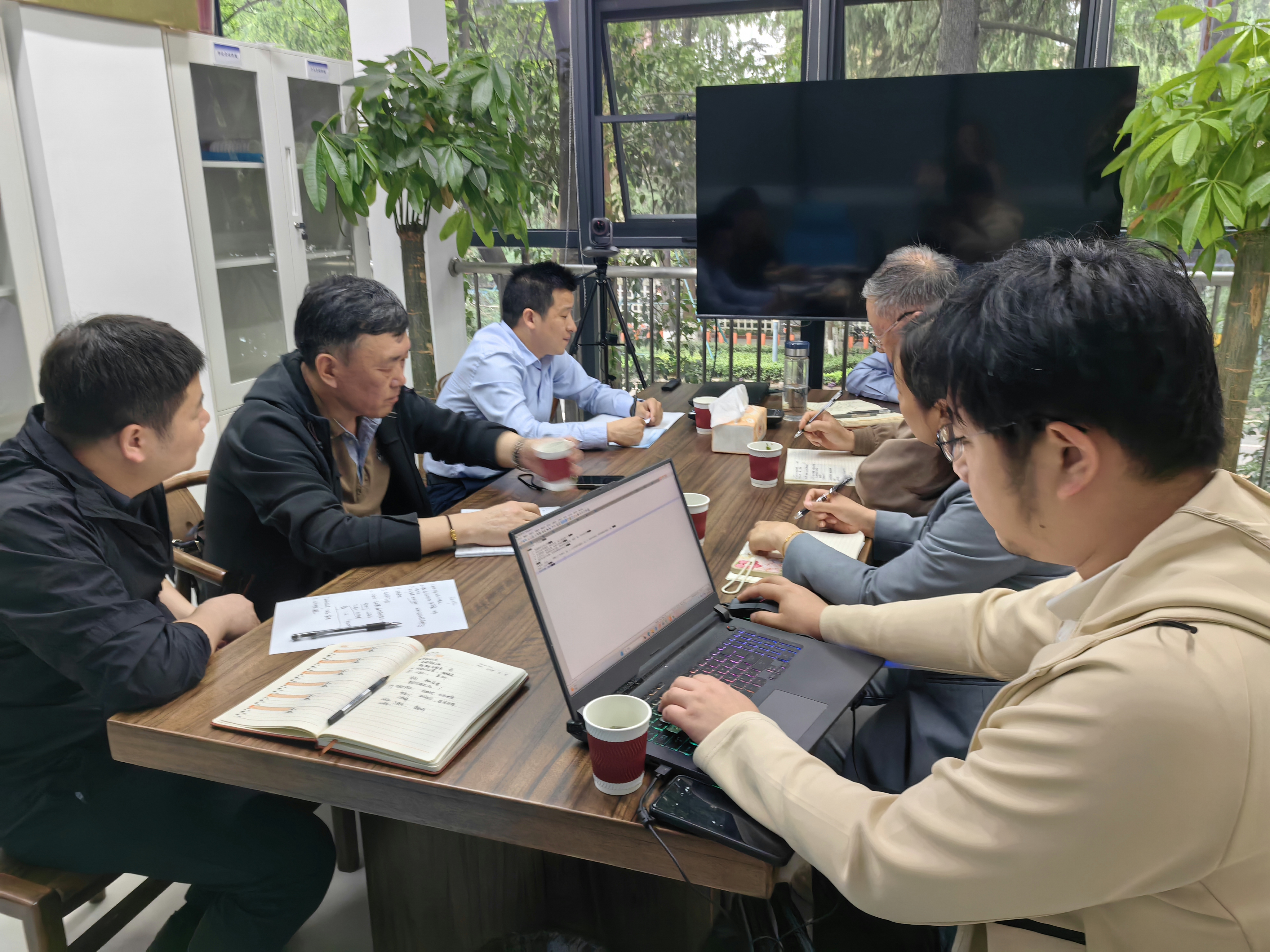 工作推进会.jpg 工作推进会.jpg